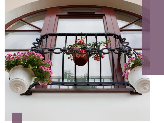 Изготовление и монтаж французских балконов в Дальнегорске