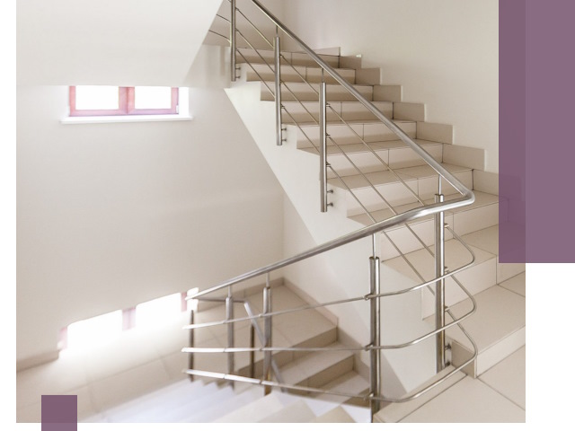 Установка и замена перил в подъезде в Дальнегорске