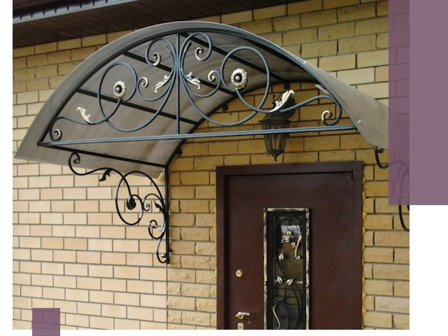 Изготовление козырьков из металла под ключ в Дальнегорске