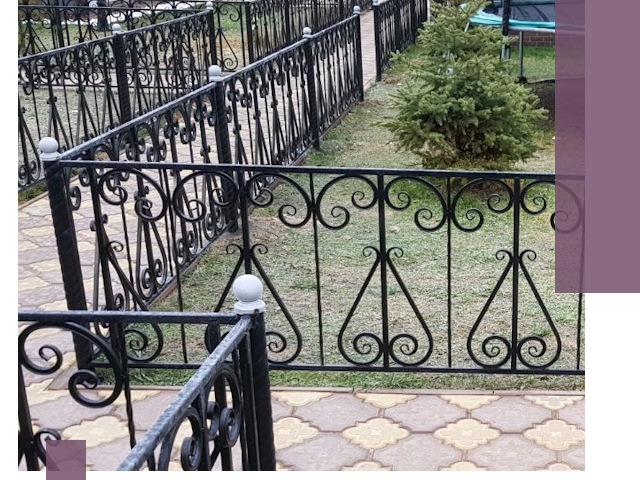 Кованые газонные ограждения под ключ в Дальнегорске